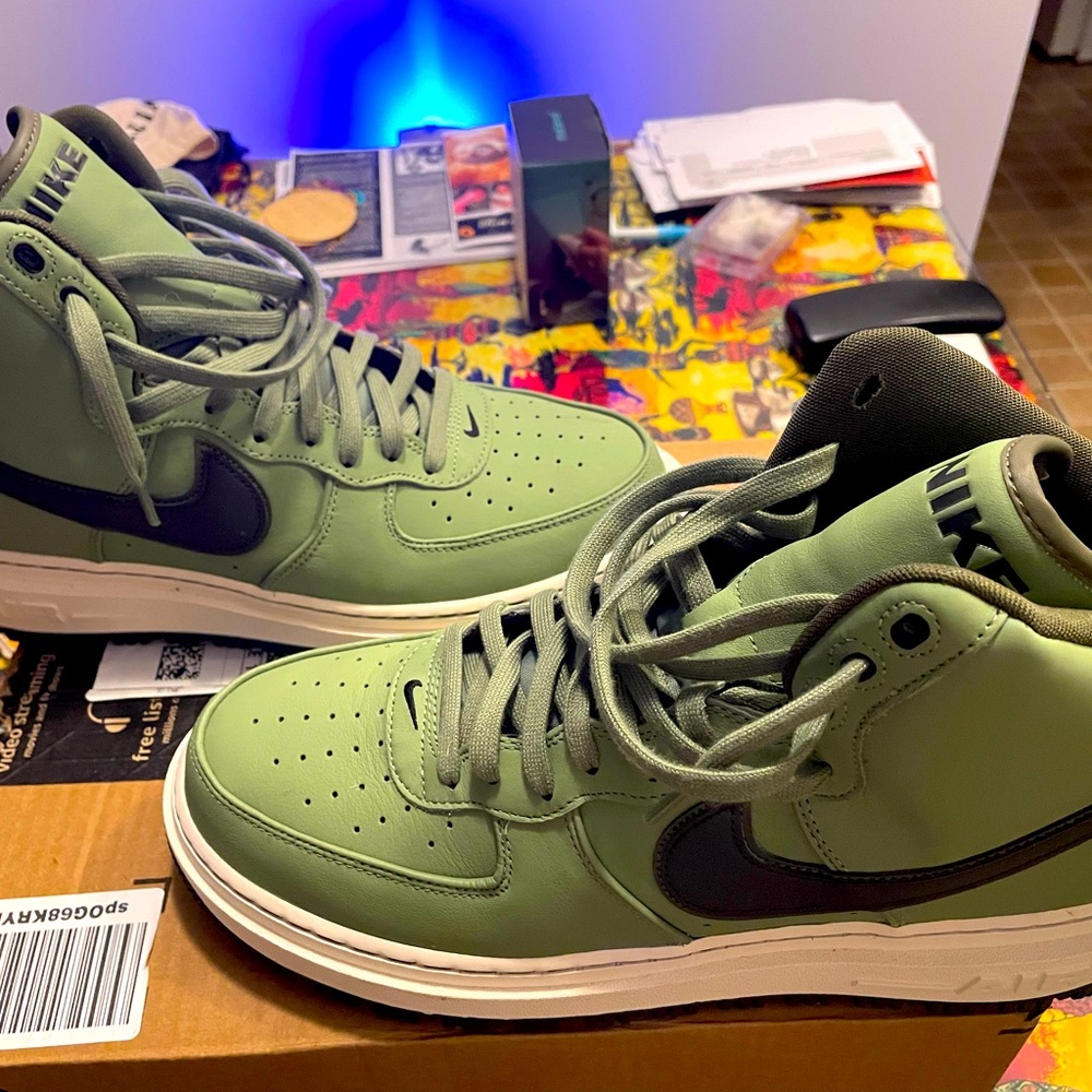 Nike size 12 winter boots